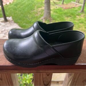 Dansko Women’s Professional Black Box Leather Clogs Nurse Work Size 40/ 9